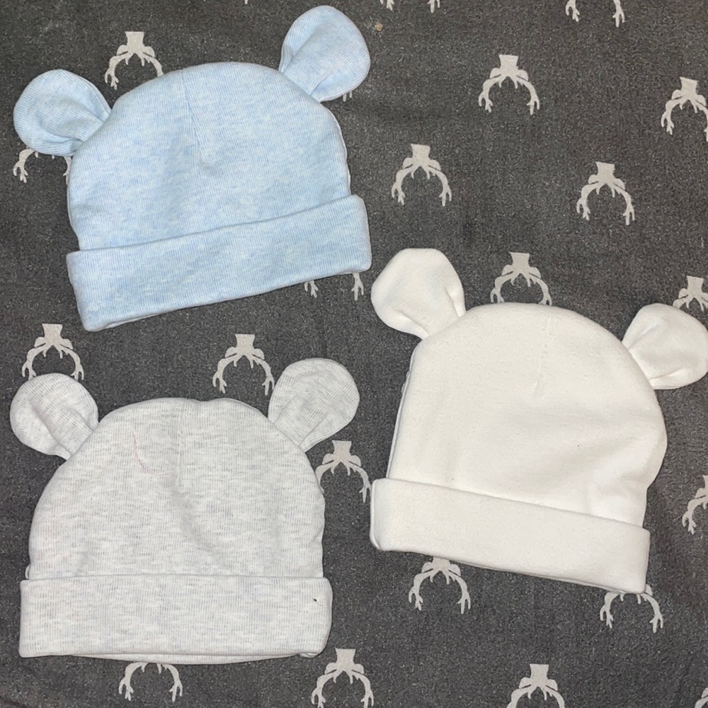 3 Infant hats